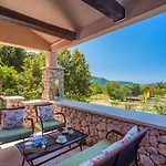 Tajina Kuca Villa Zezevica