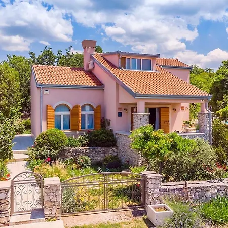 Villa Tajina Kuca Zezevica